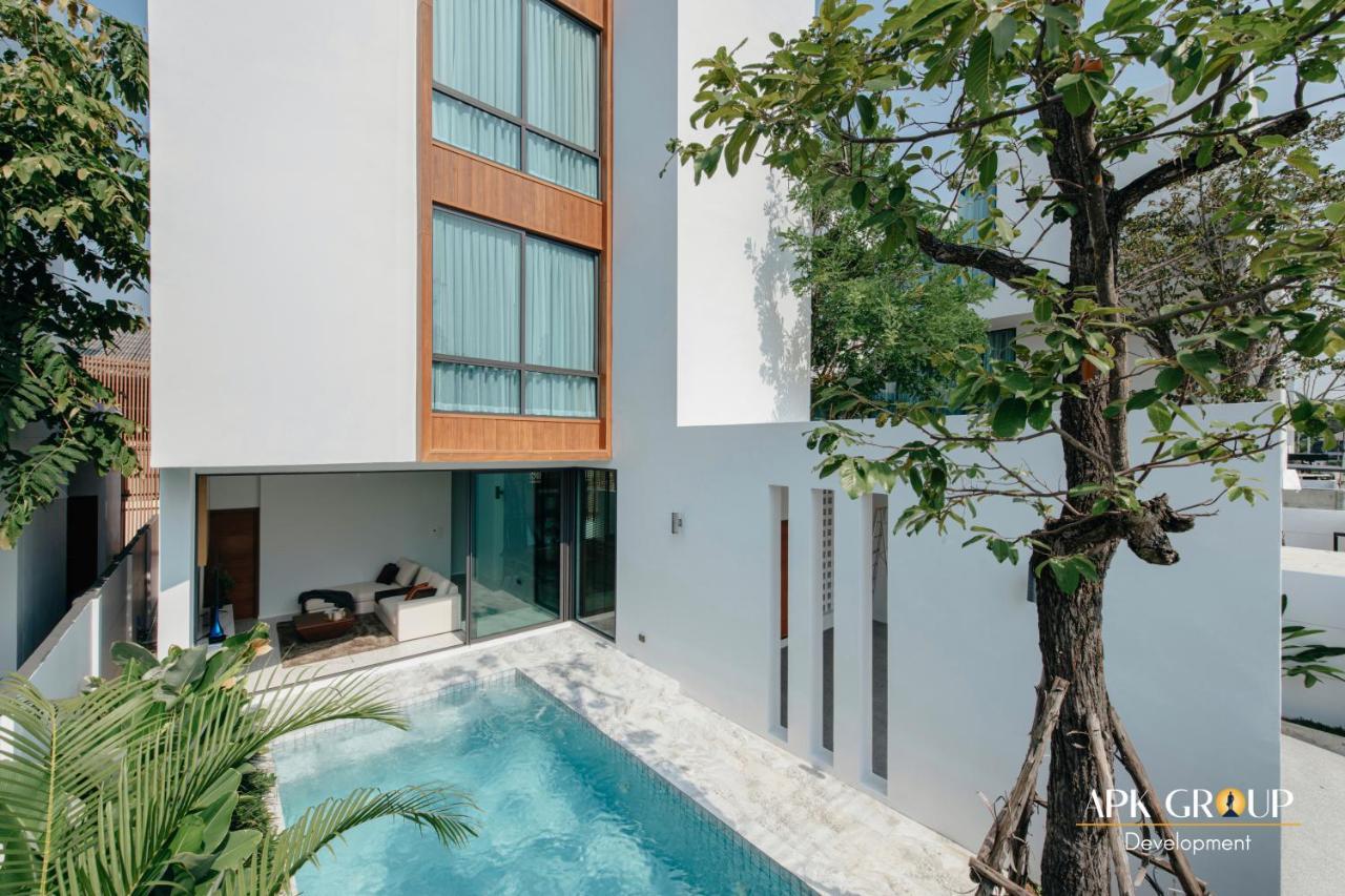 Crystal Pool Villa *